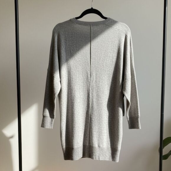 Lulus Sweater Size XS Heather Gray Lightweight V Neck 3/4 Sleeve Pullover Soft - Picture 3 of 7